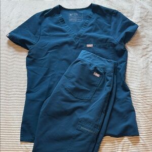 Figs Deep Reef Scrub Set